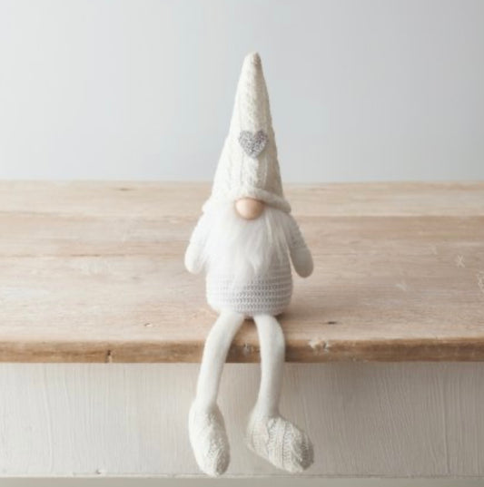 Winter white sitting gonk