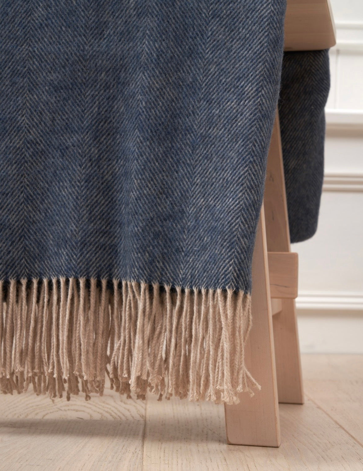 100% Lambswool Throw Cobweb