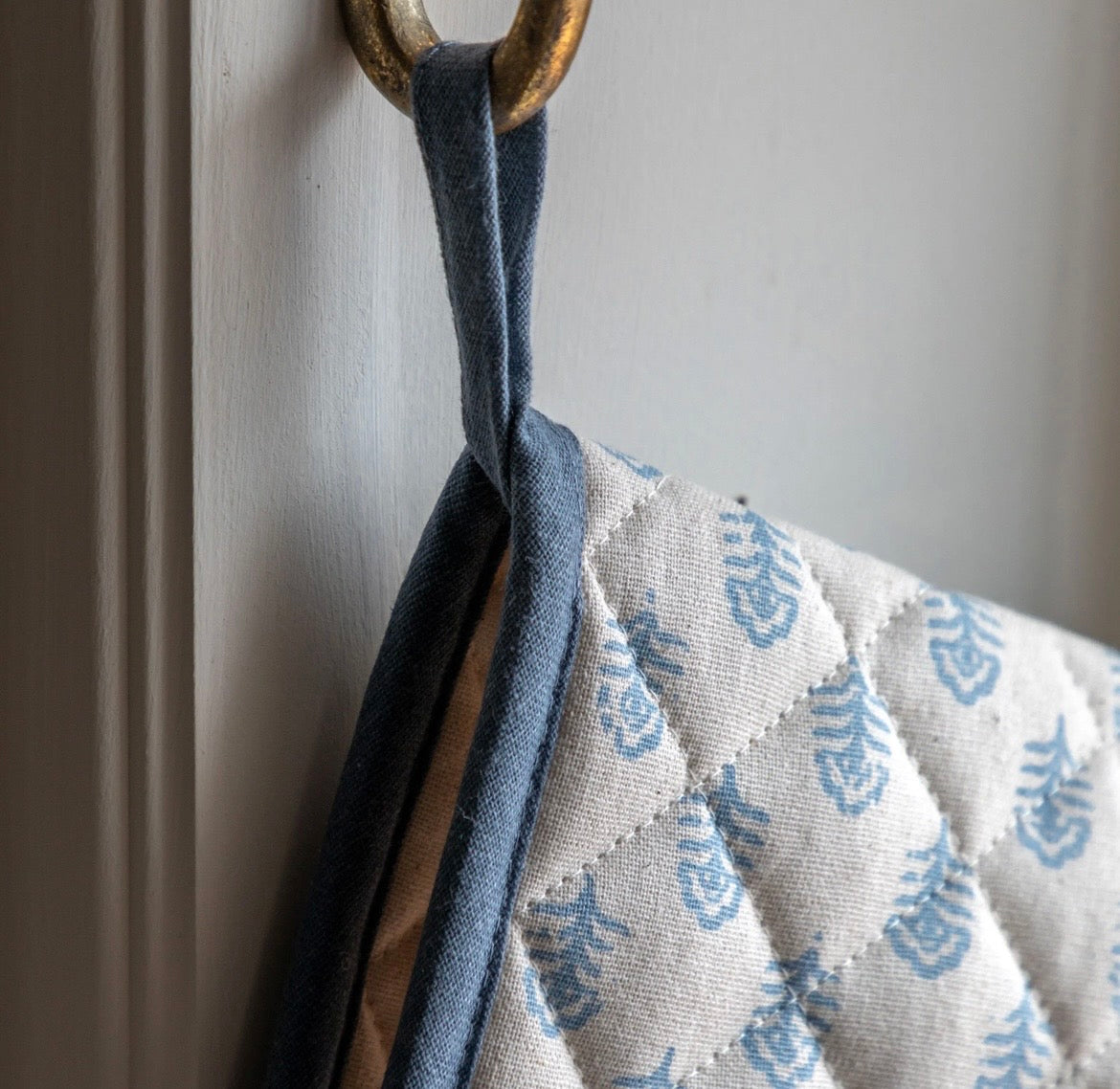 Floral Stamp Oven Glove Blue
